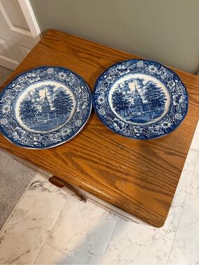 2 Staffordshire England Liberty Blue Independence Hall Dinner Plates 10”